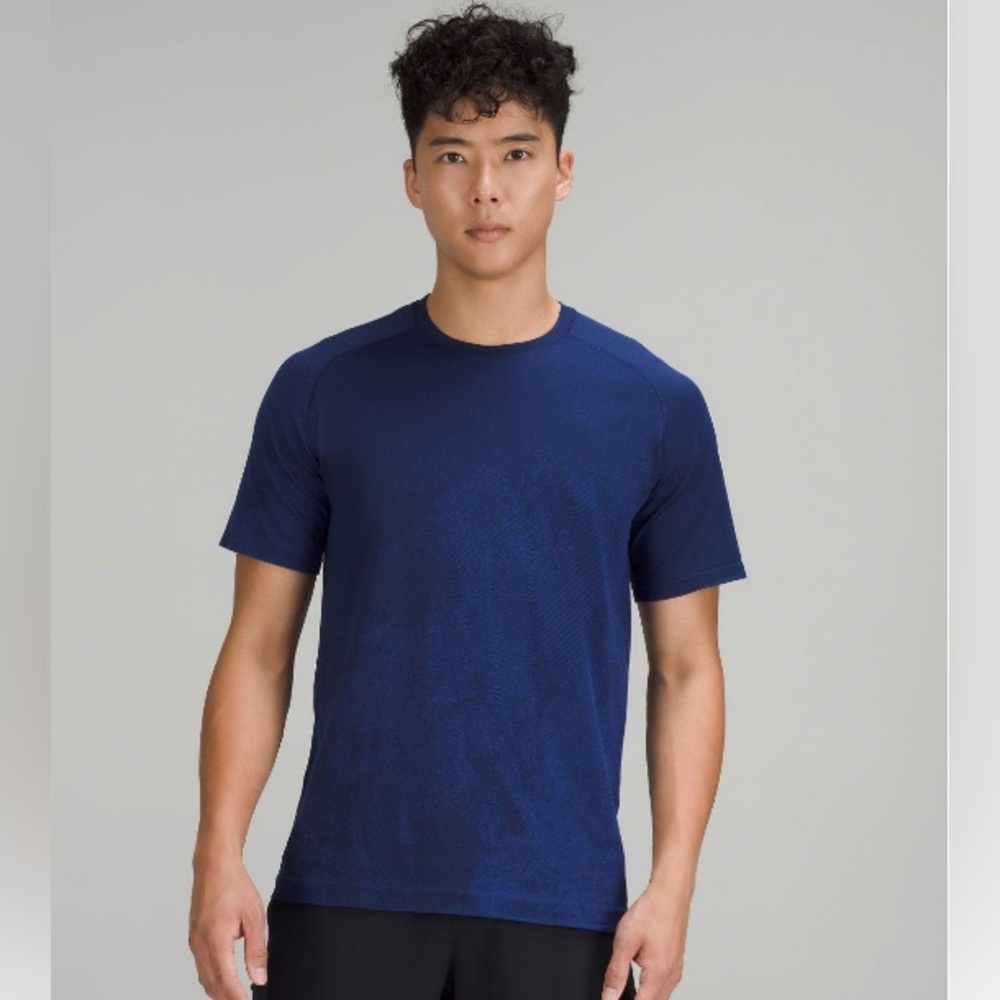 Lululemon Men’s Metal Vent Short Sleeve Shirt 2.0.
